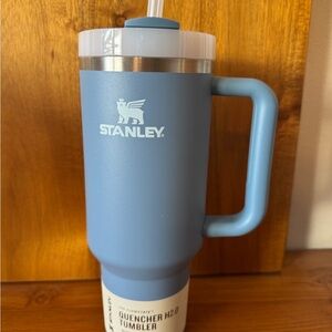NWT Stanley 40 oz Quencher Tumbler Indigo
